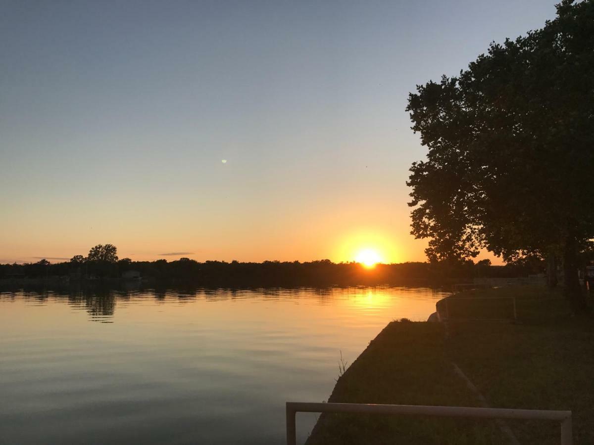 Oasis Lake Buchanan Bluffton ภายนอก รูปภาพ